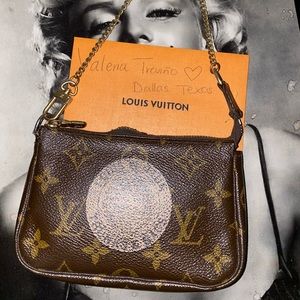 Louis Vuitton mini pouchette
